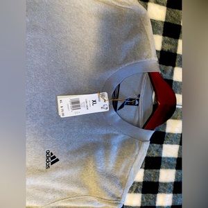 I have adidas size XL color gray